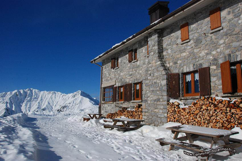 09 14016 Rifugio Capanna.JPG